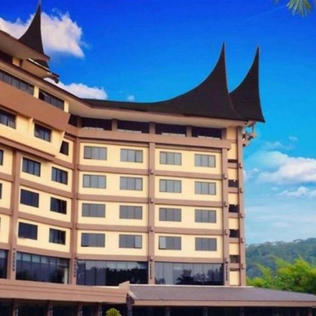 Kyriad Bumiminang Hotel Паданг Экстерьер фото