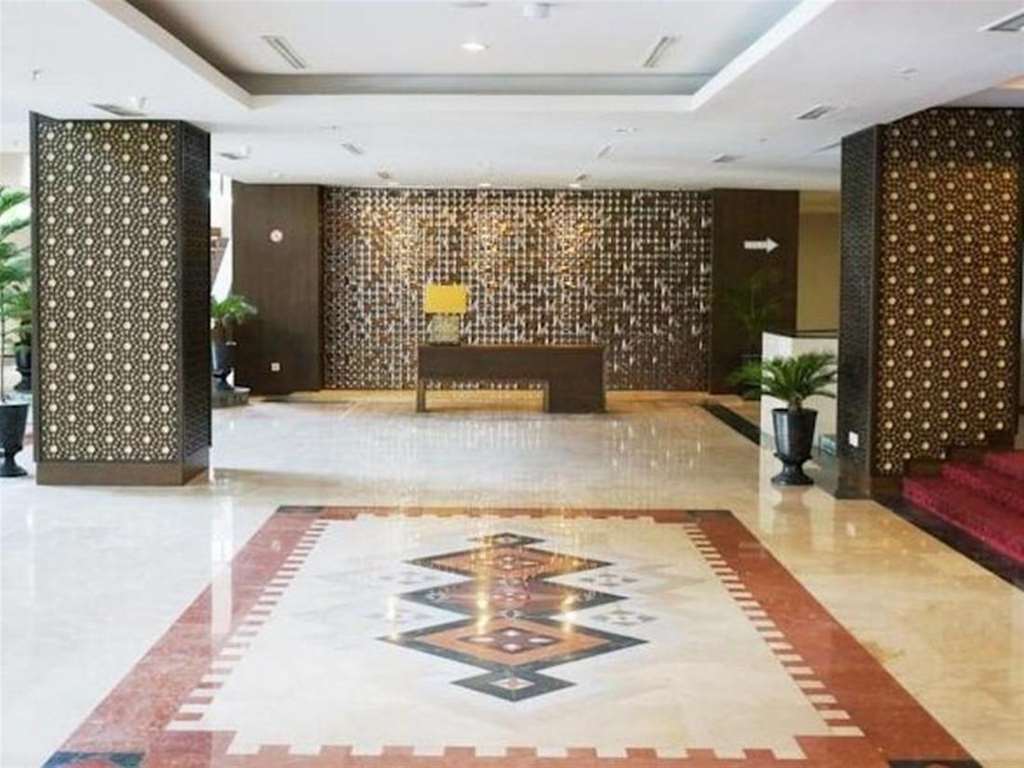 Kyriad Bumiminang Hotel Паданг Интерьер фото